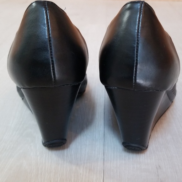 CUTE Kenneth Cole Reaction Women's size 7.5 medium - Picture 8 of 8